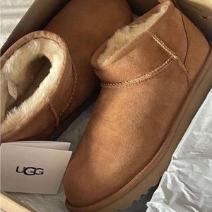 Ultra mini UGG size 7/7.5 (38-38.5) (6kids) new with box!